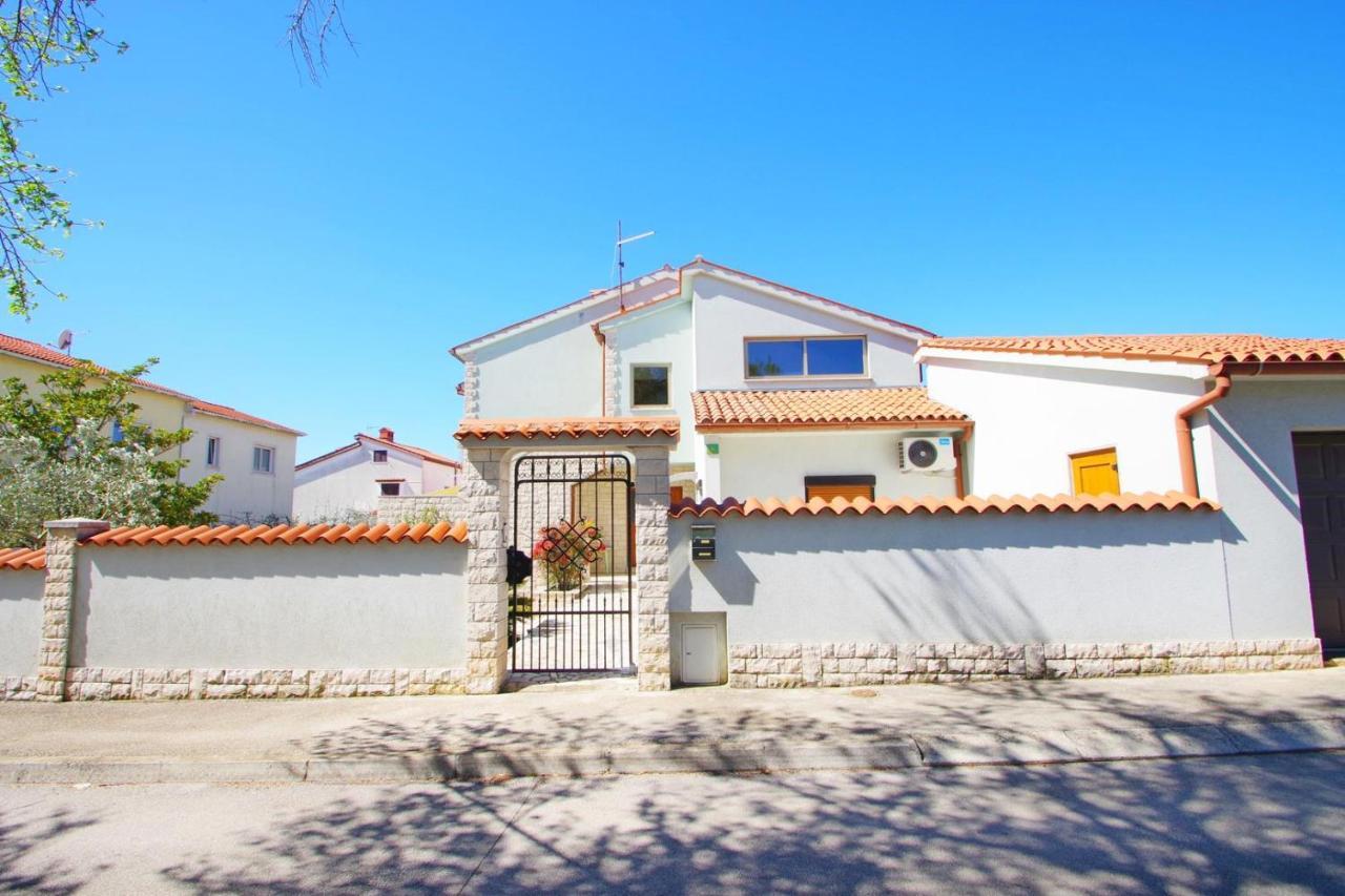 Apartment Ana Pula Zewnętrze zdjęcie