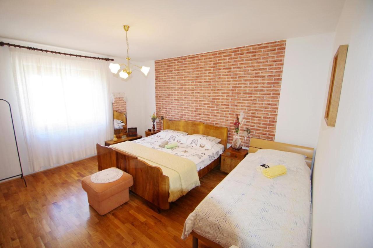 Apartment Ana Pula Zewnętrze zdjęcie
