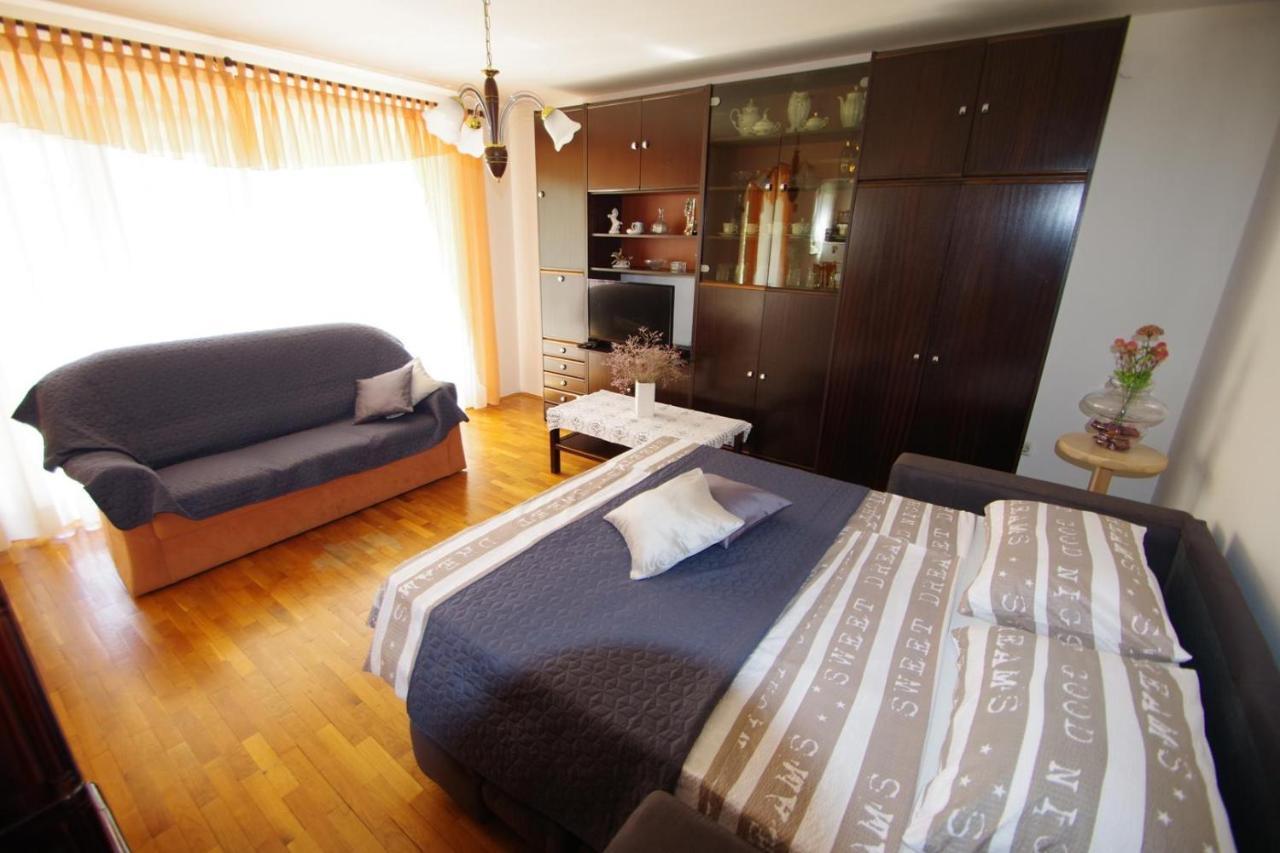 Apartment Ana Pula Zewnętrze zdjęcie