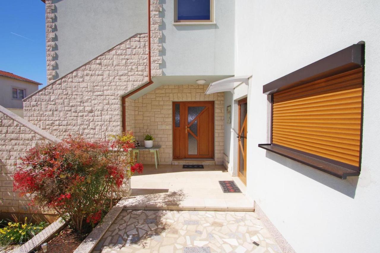 Apartment Ana Pula Zewnętrze zdjęcie